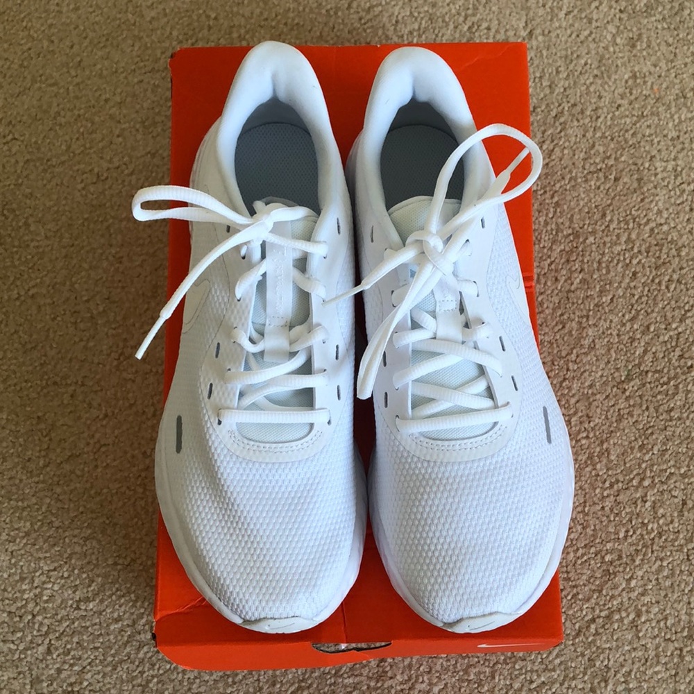 Nike Revolution 5 Athletic Shoes